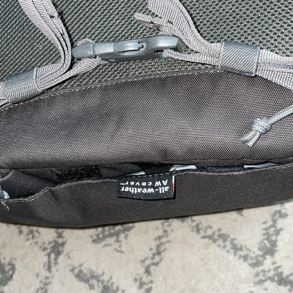 Lowepro Hatchback 22L AW Everyday Adventure/Photo Backpack. Like NEW! Slate Grey - Picture 12 of 14